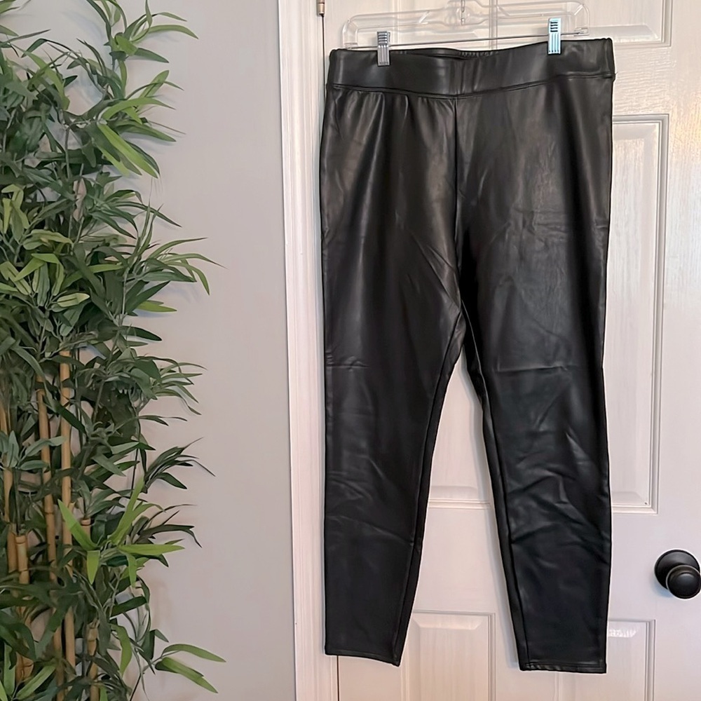 Simply Vera Faux Leather leggings L